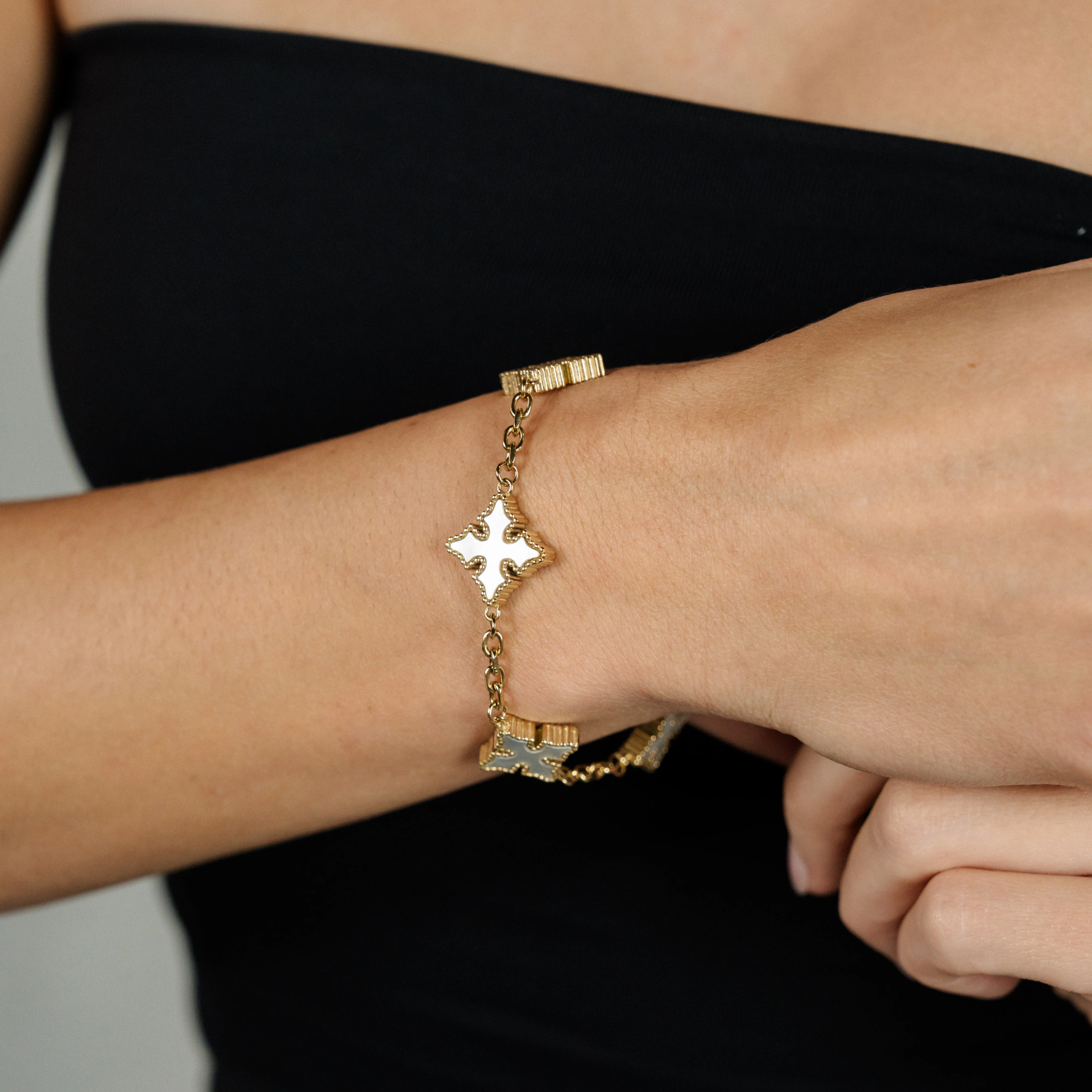 The Van Luste Bracelet - Gold RG396 - Image 5